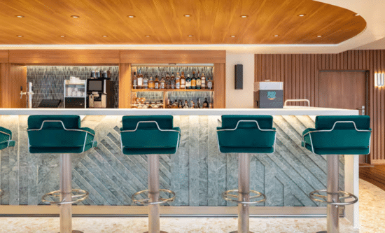 Waves Bar